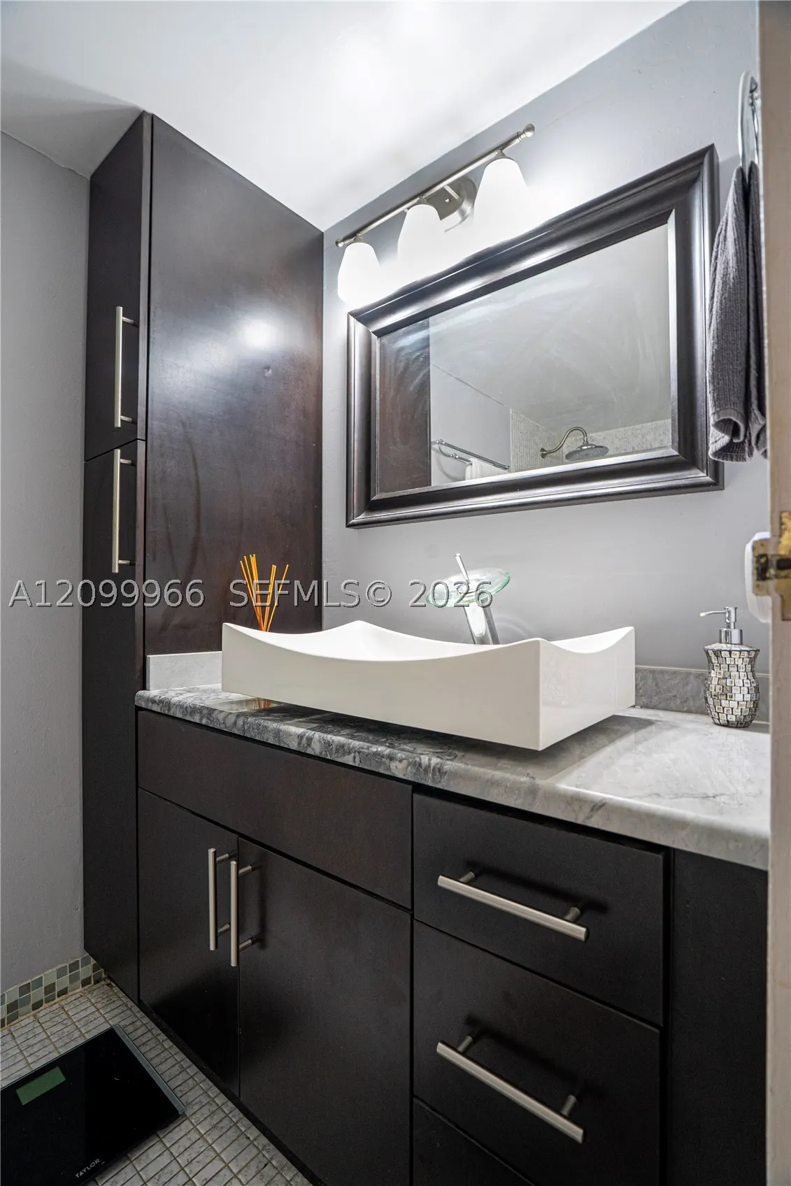 601 Three Islands Blvd #117