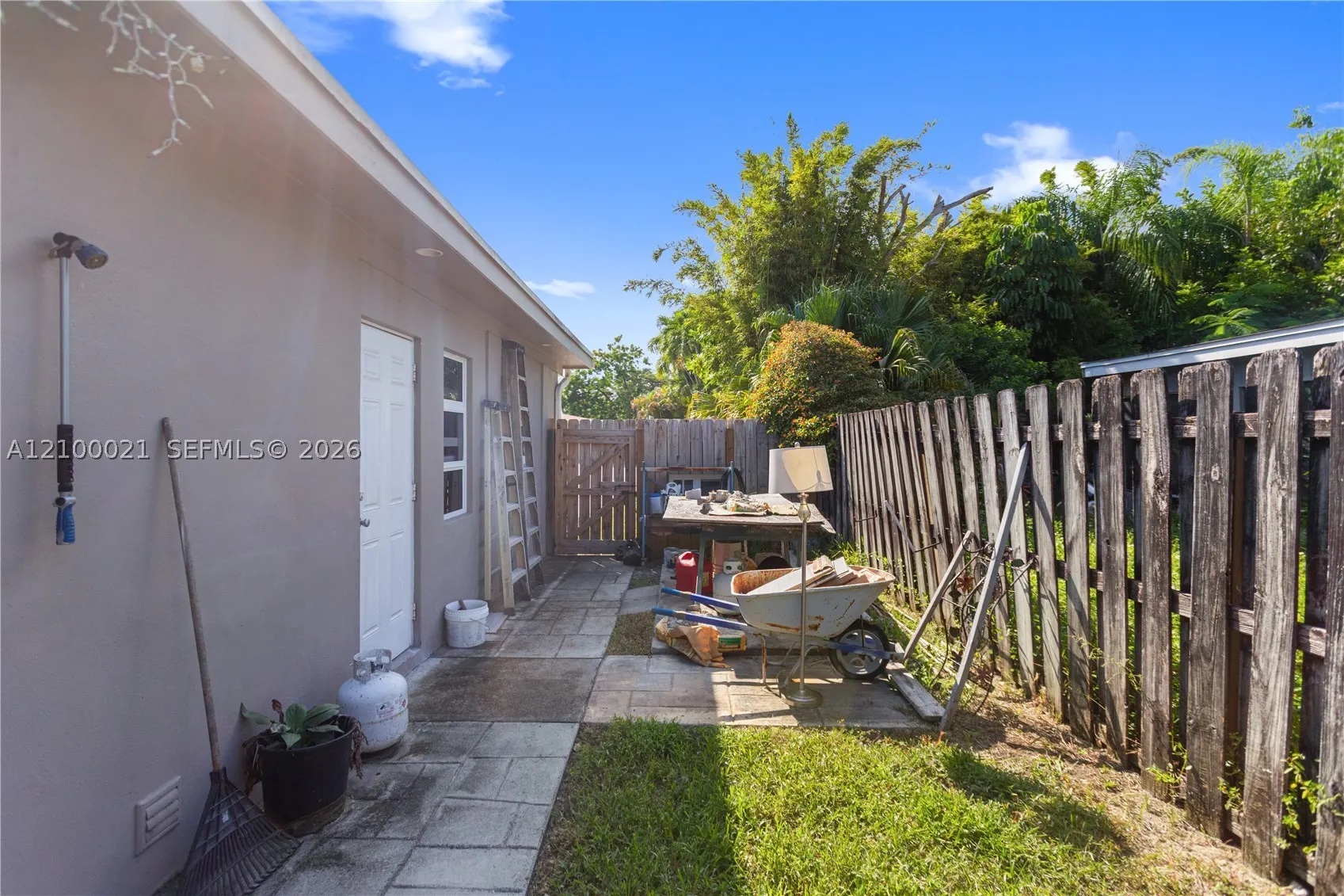 1228 SW 1st Ter