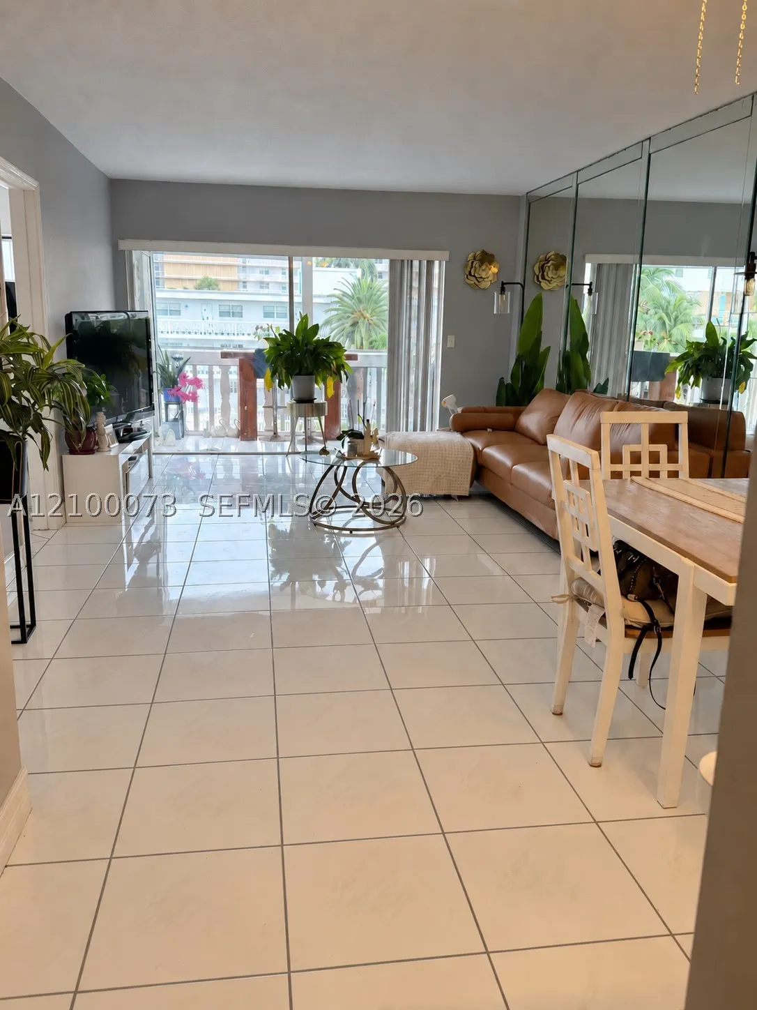 440 Paradise Isle Blvd #306