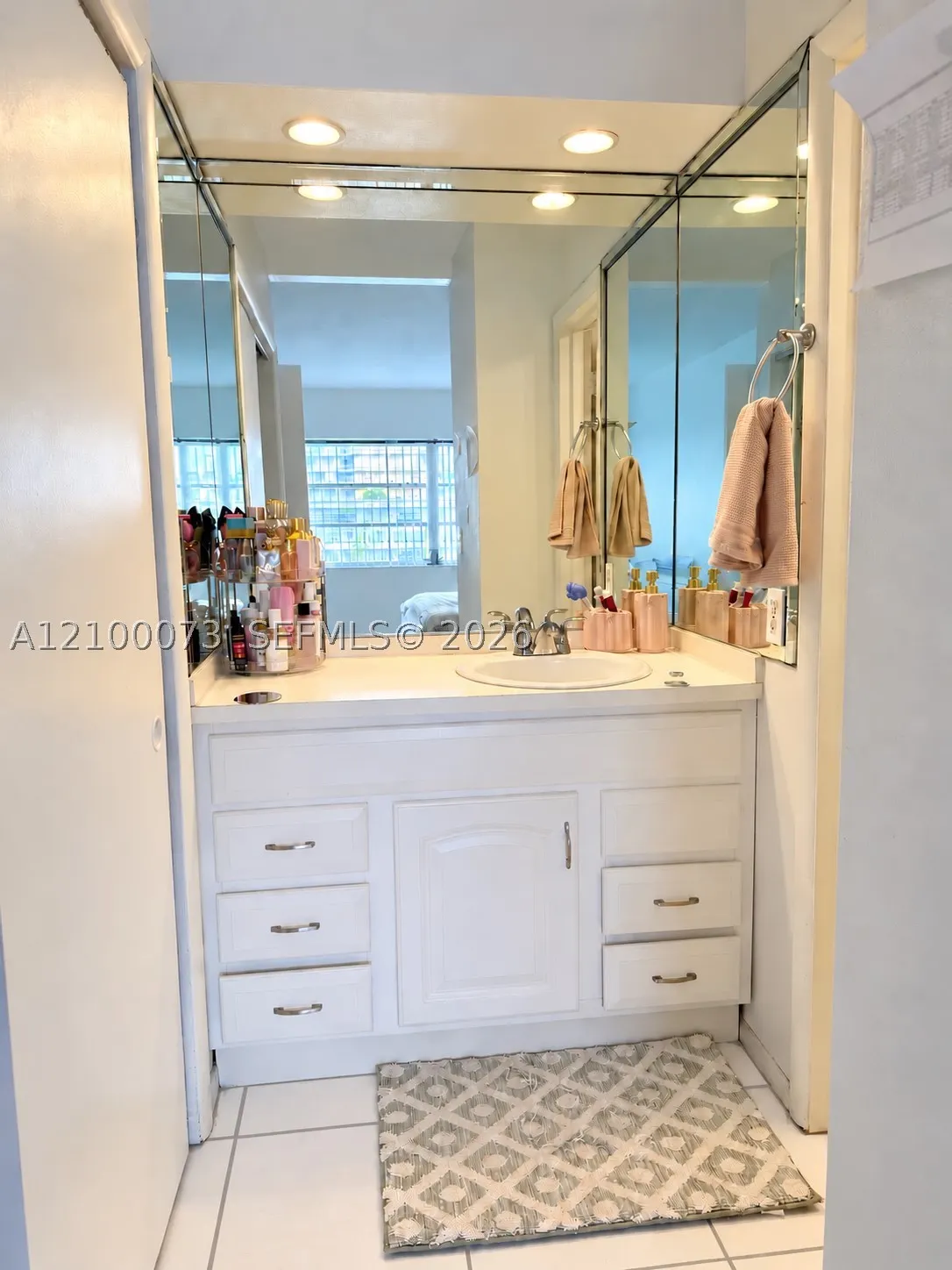 440 Paradise Isle Blvd #306