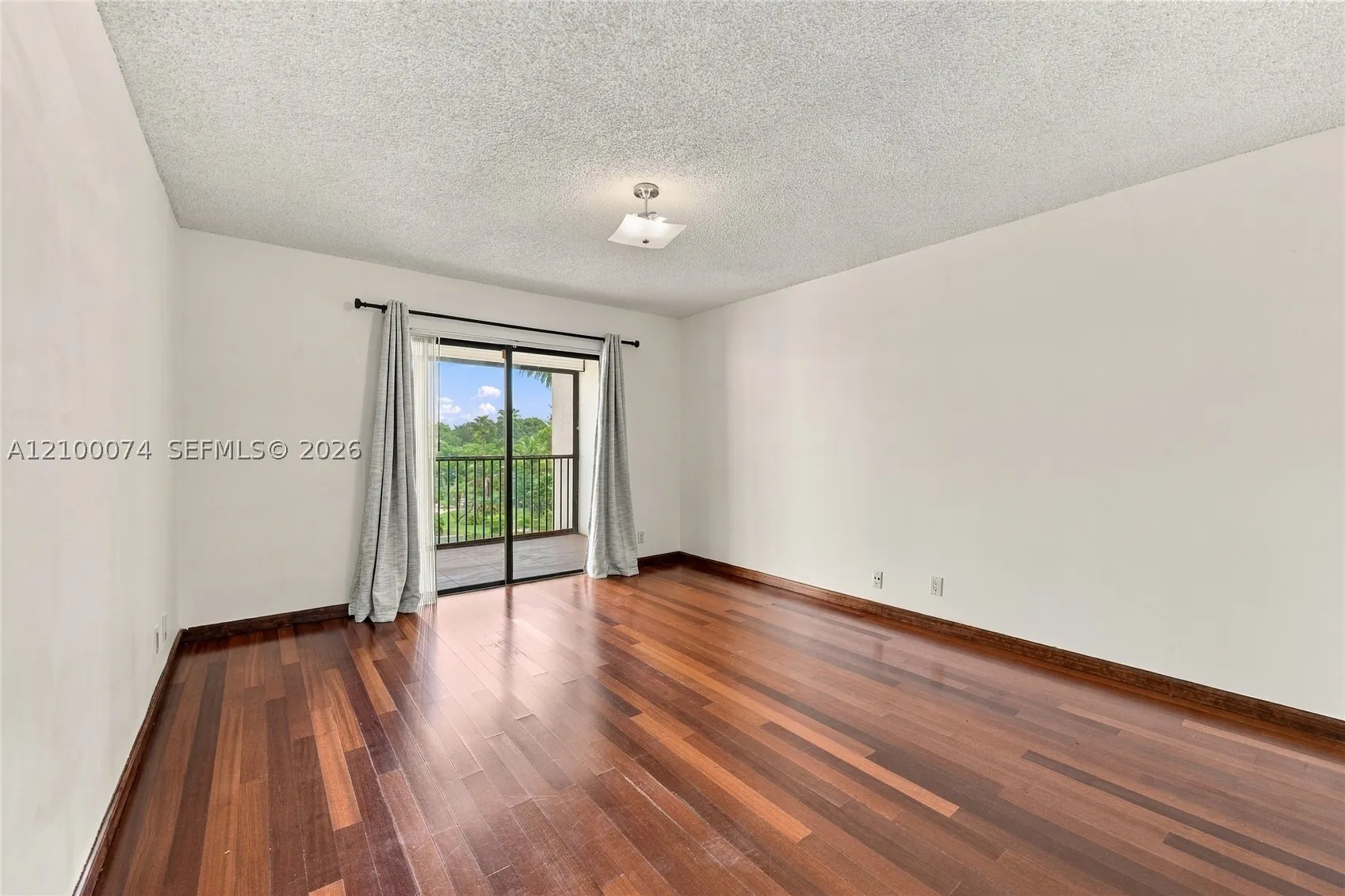 545 SE 12th St #205