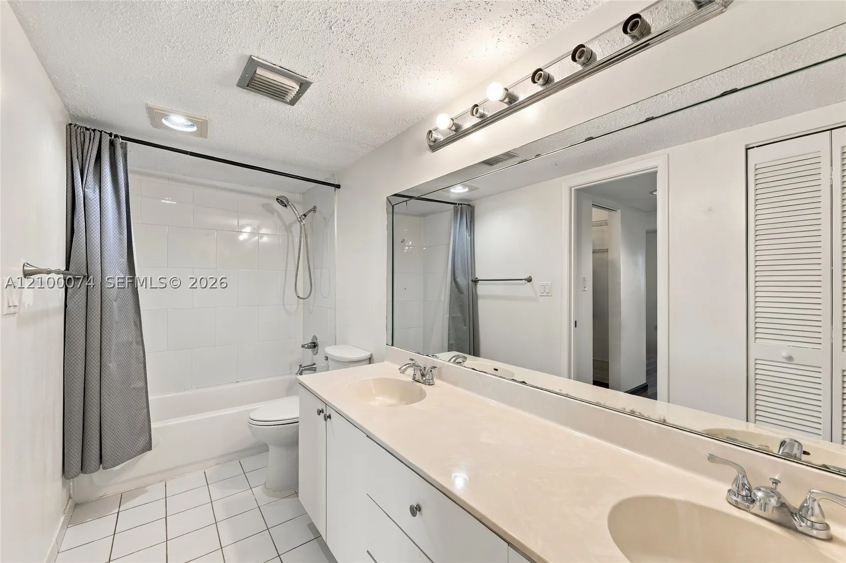 545 SE 12th St #205
