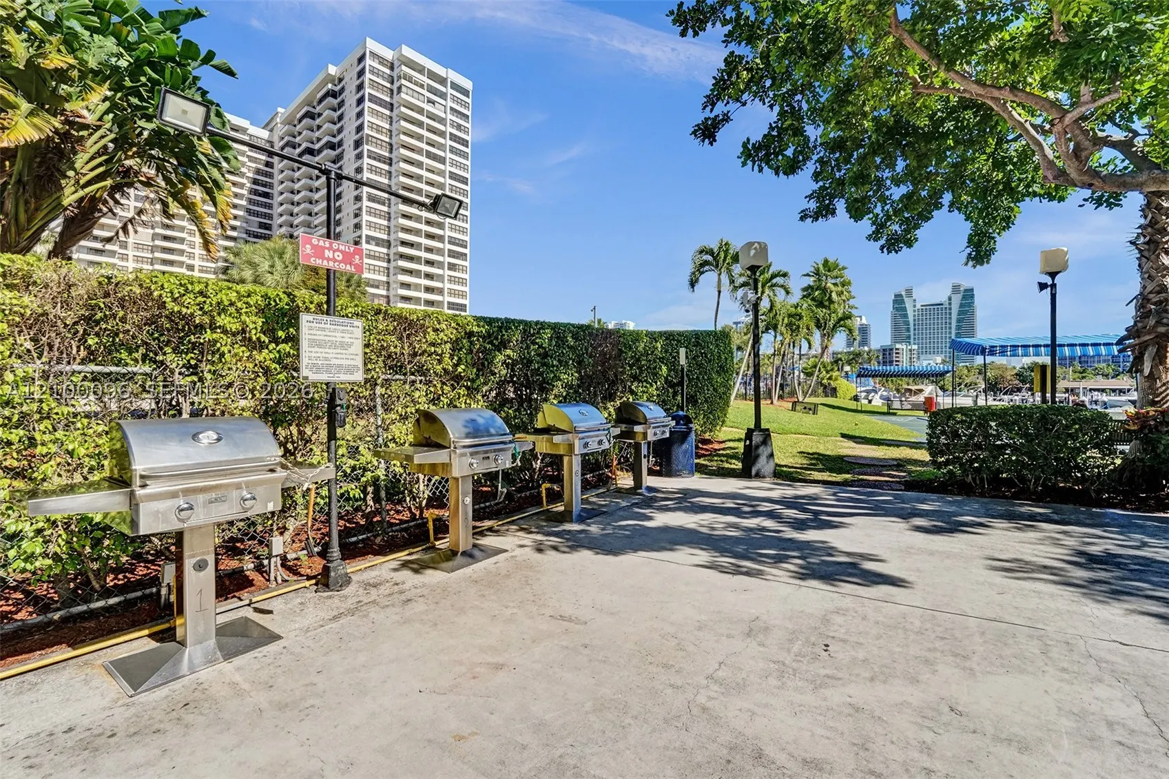 2500 Parkview Dr #1716