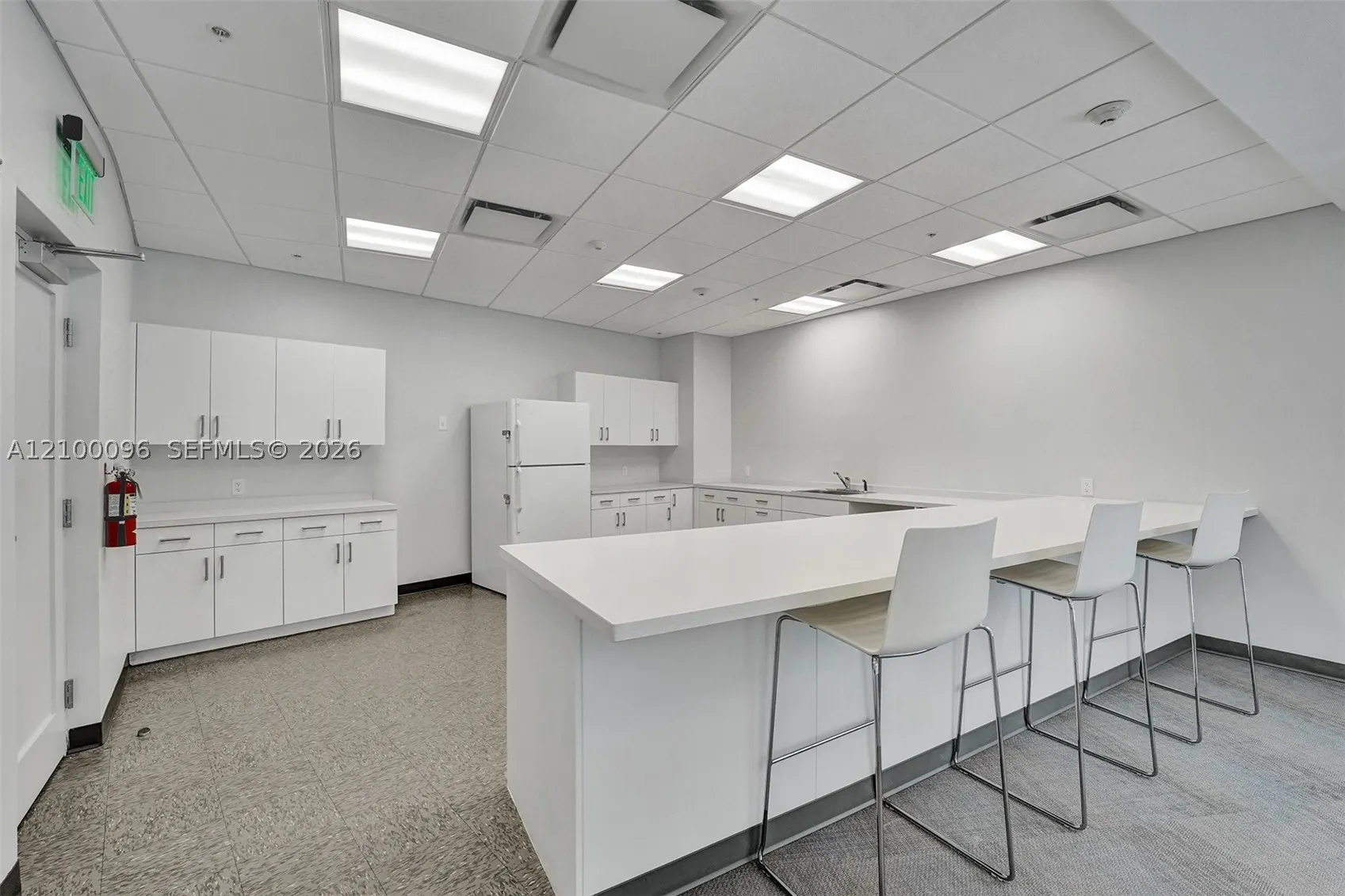 2500 Parkview Dr #1716