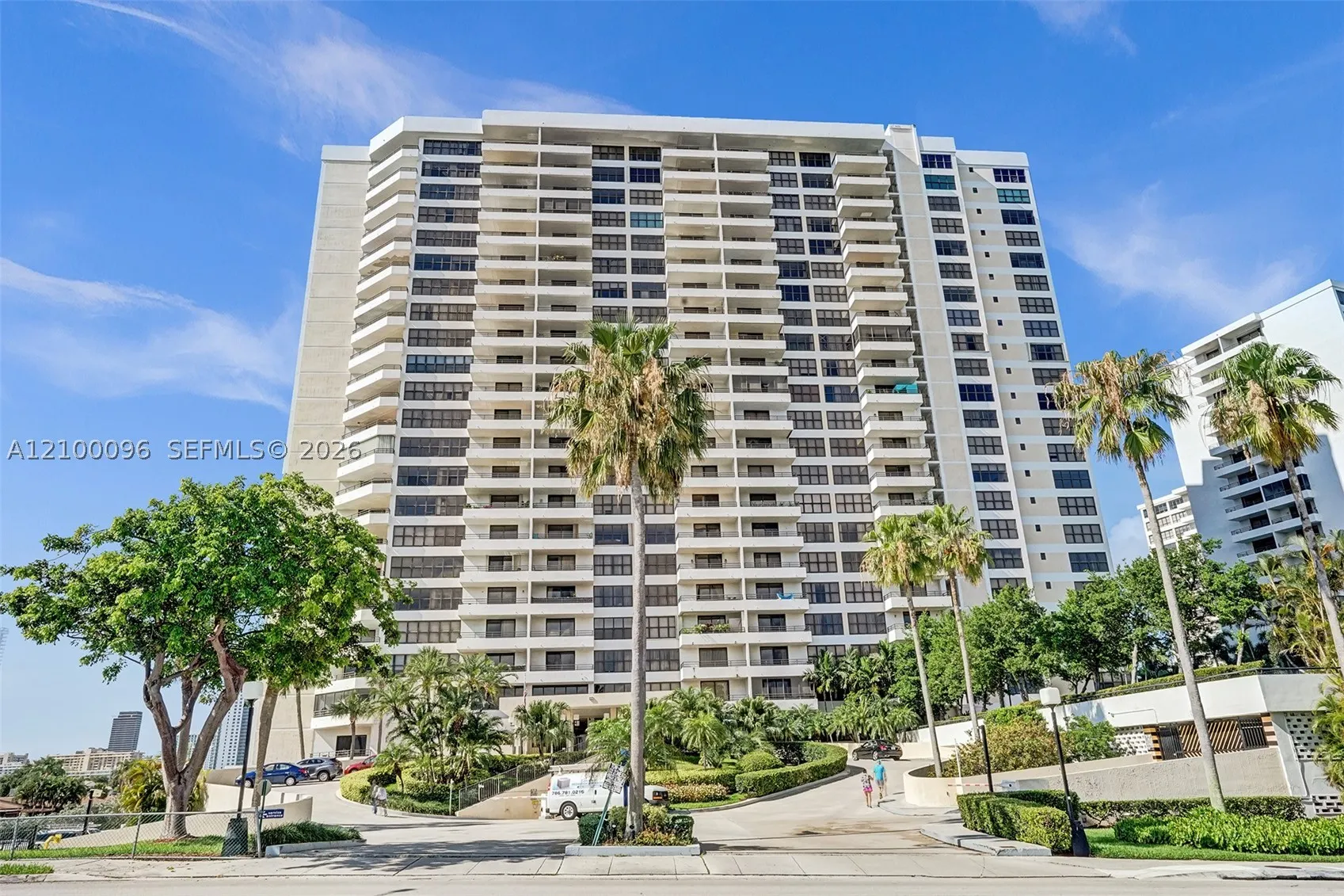 2500 Parkview Dr #1716
