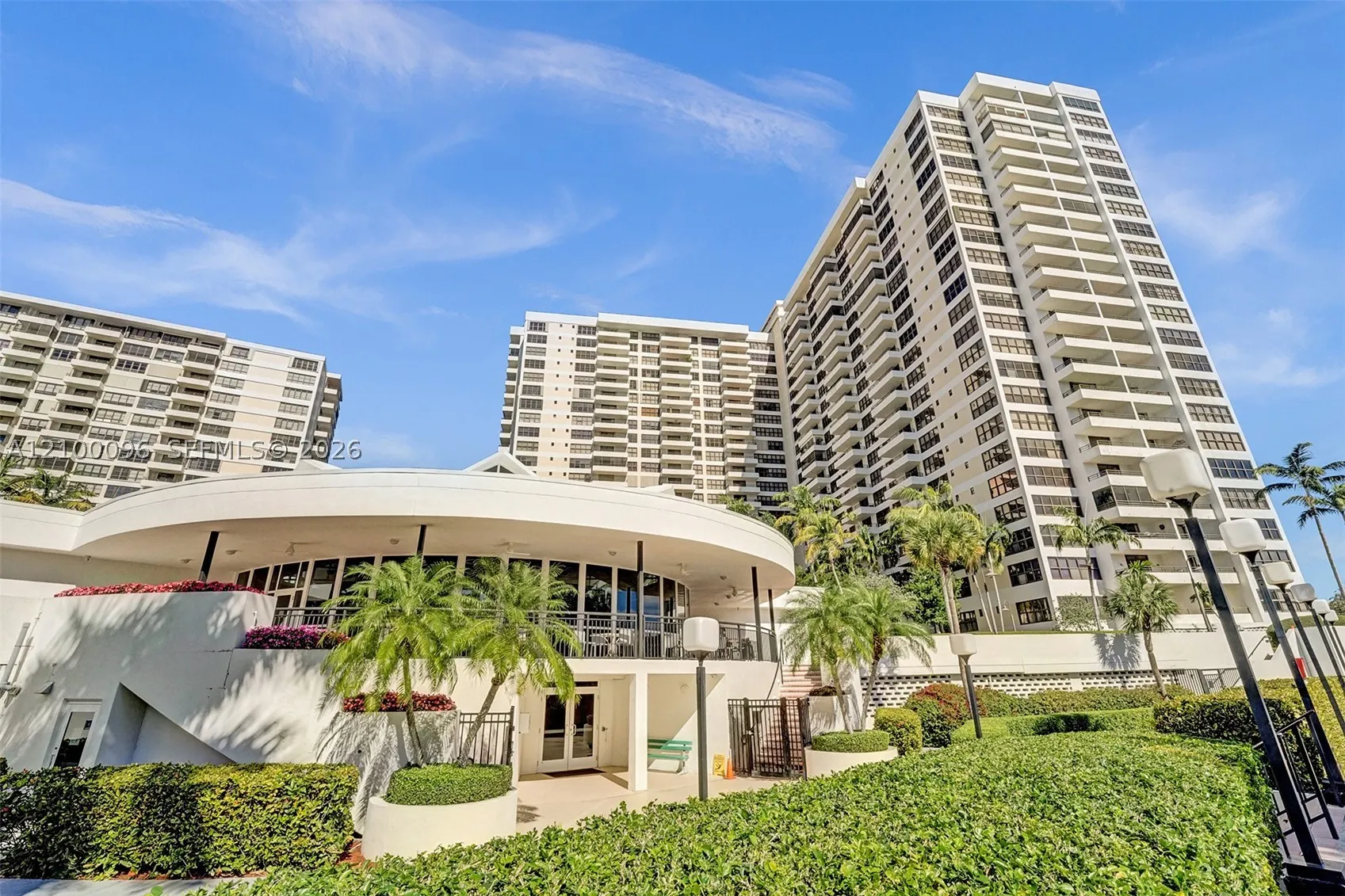 2500 Parkview Dr #1716