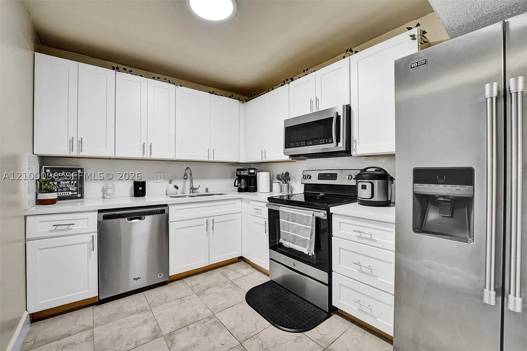 2500 Parkview Dr #1716