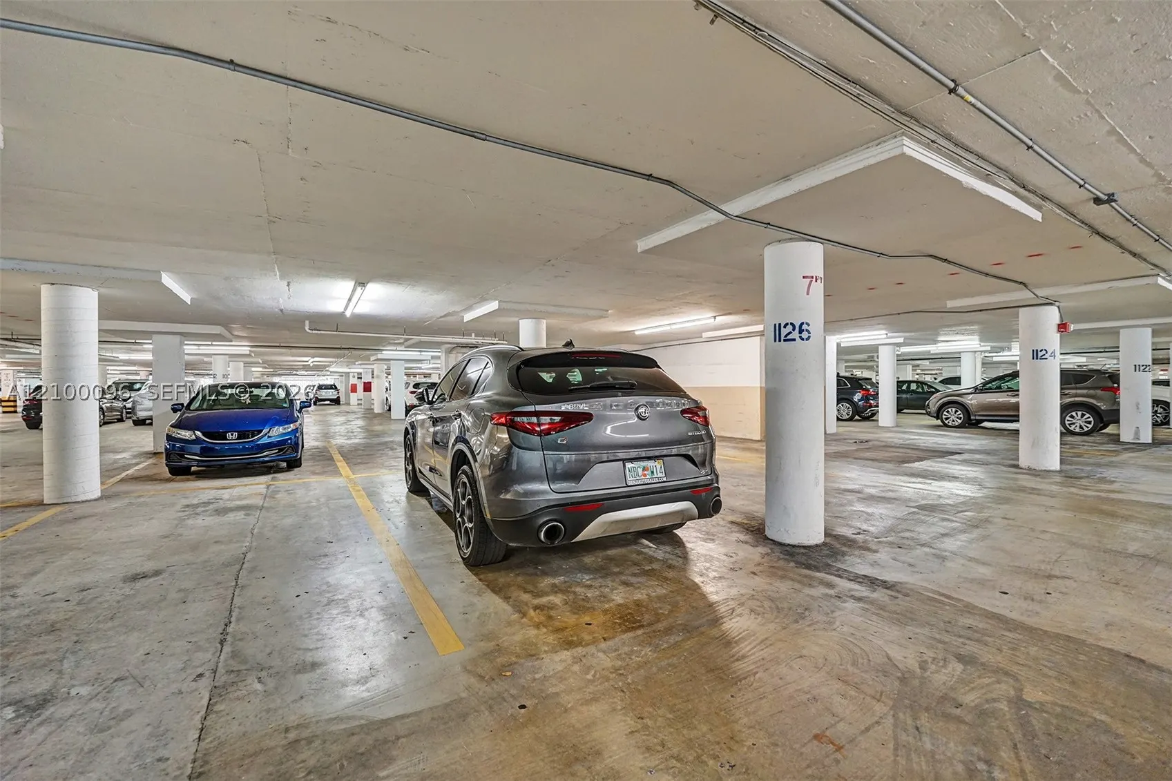 2500 Parkview Dr #1716