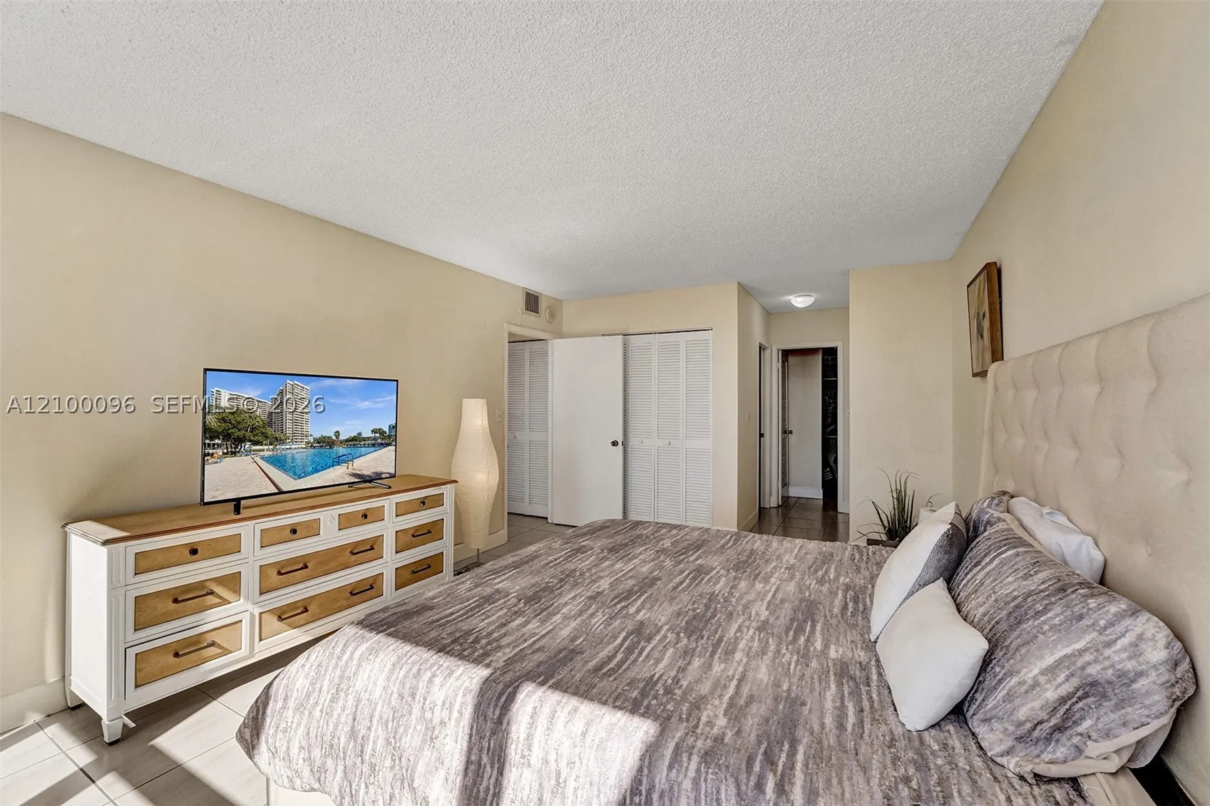 2500 Parkview Dr #1716