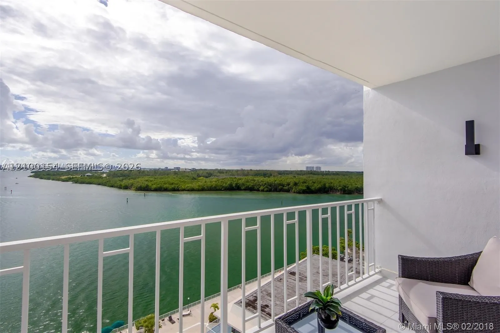 300 Bayview Dr #1102