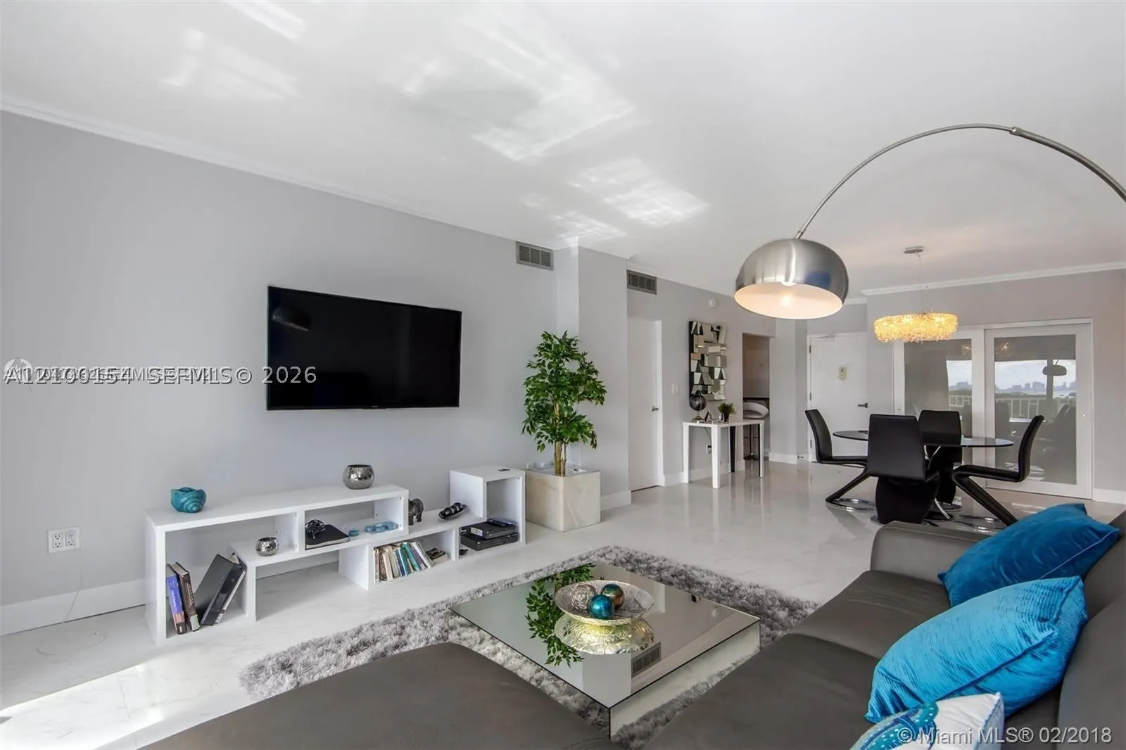 300 Bayview Dr #1102