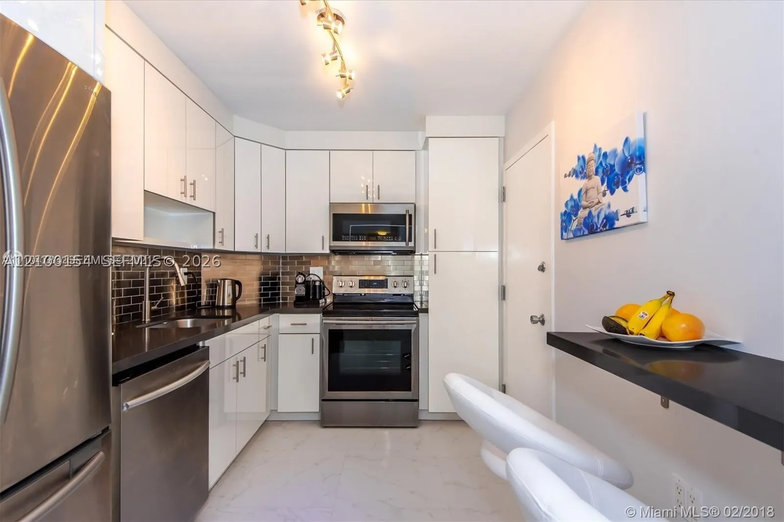 300 Bayview Dr #1102