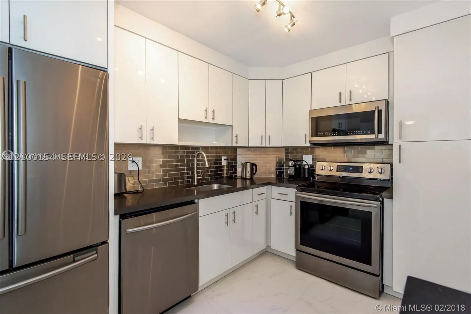 300 Bayview Dr #1102