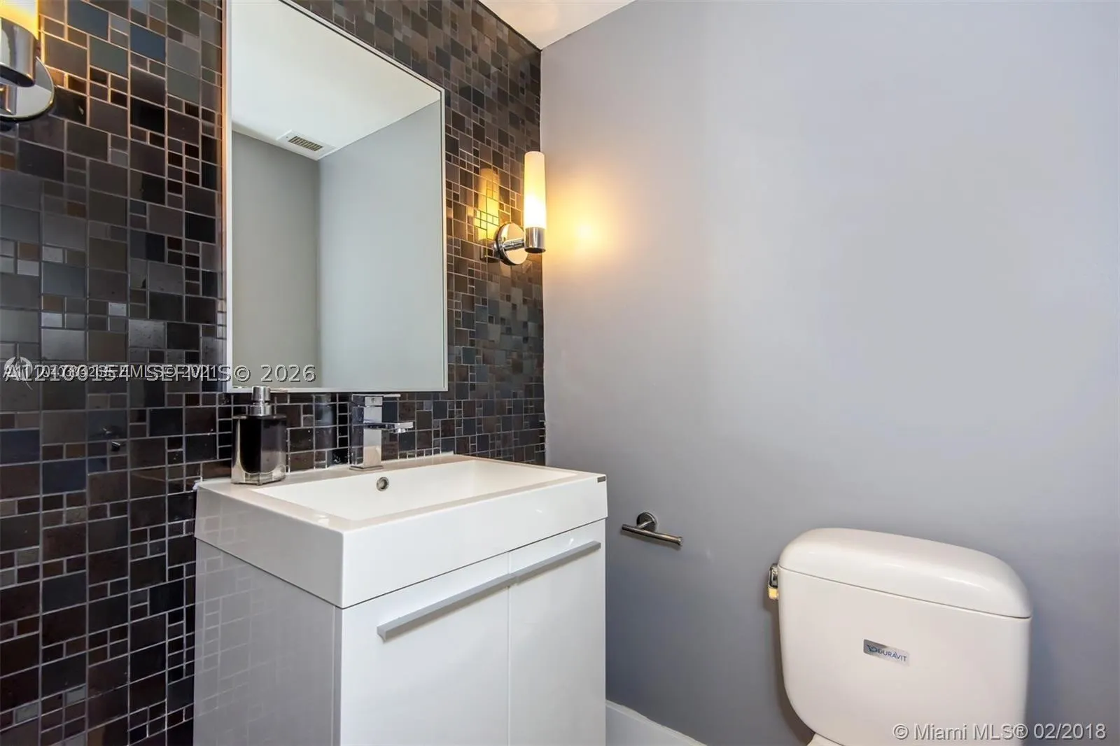 300 Bayview Dr #1102