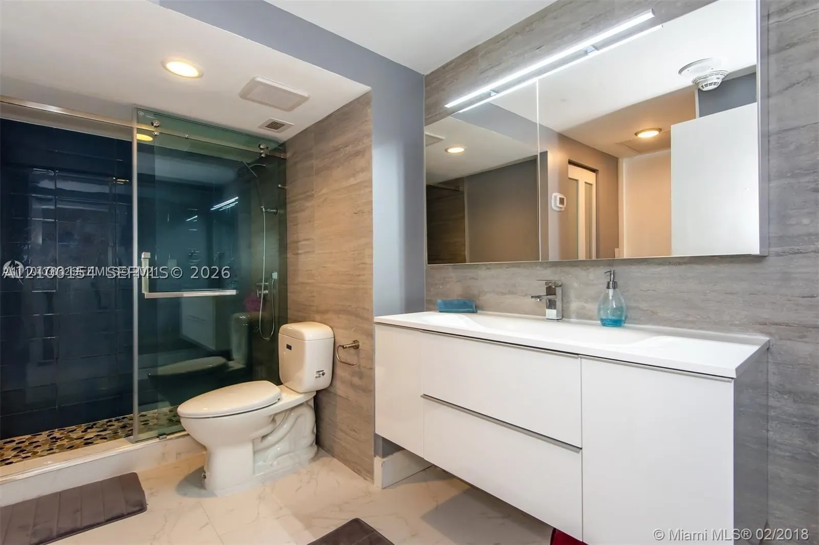 300 Bayview Dr #1102