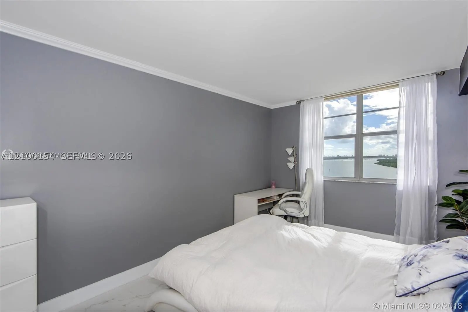 300 Bayview Dr #1102