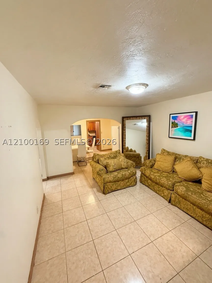 1100 N 24th Ave