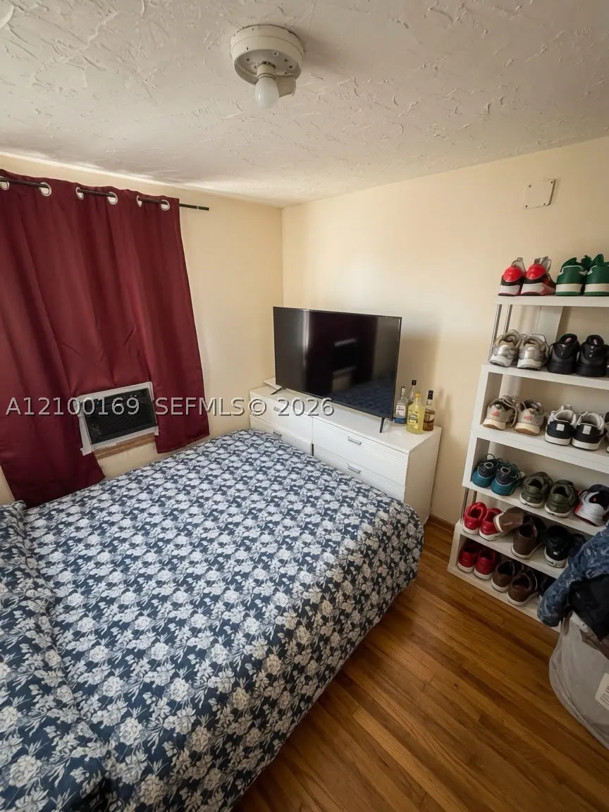 1100 N 24th Ave