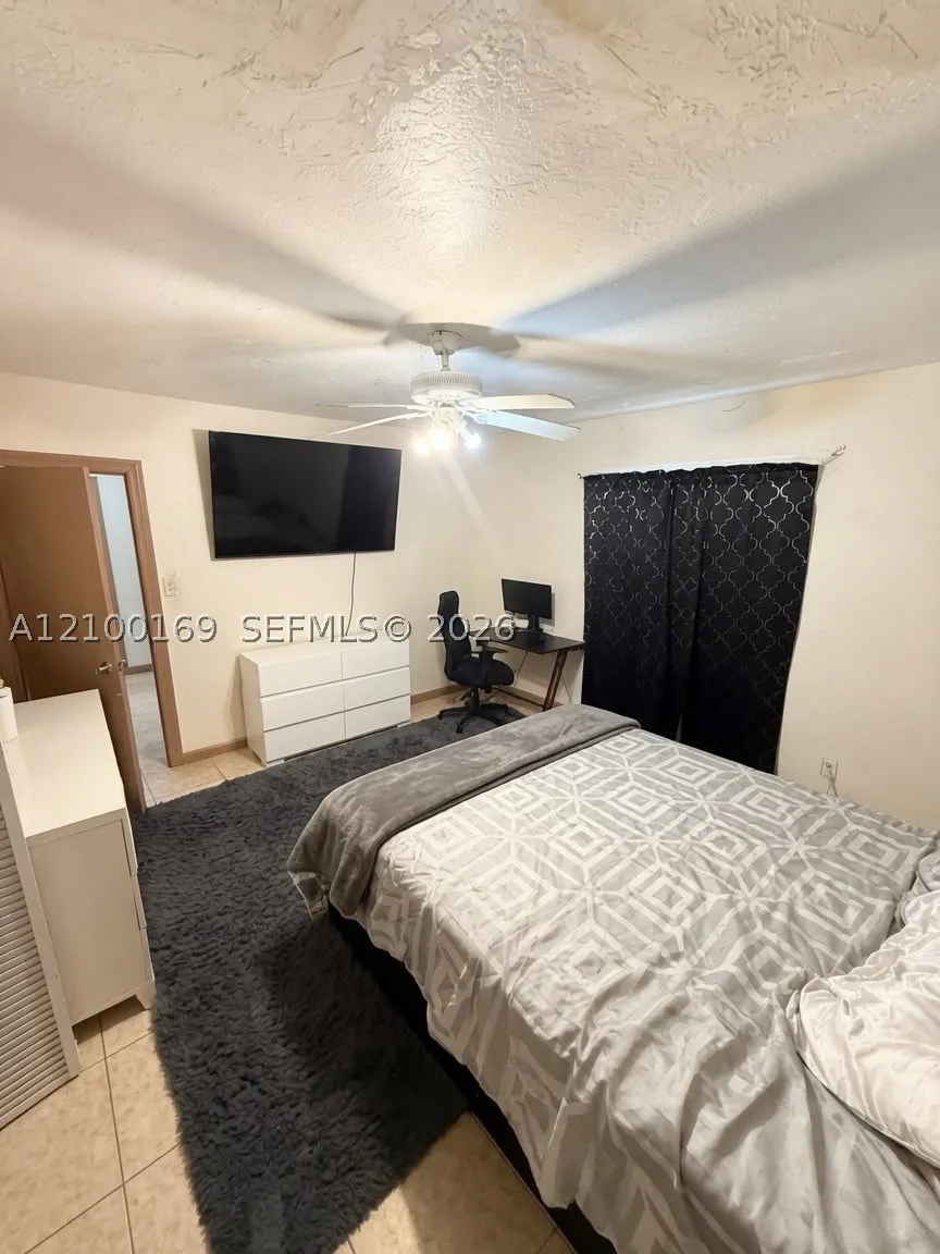 1100 N 24th Ave