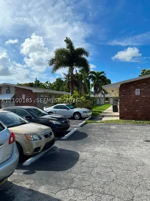 2641 Polk St #3