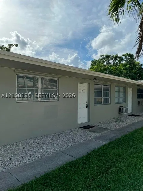 2641 Polk St #3