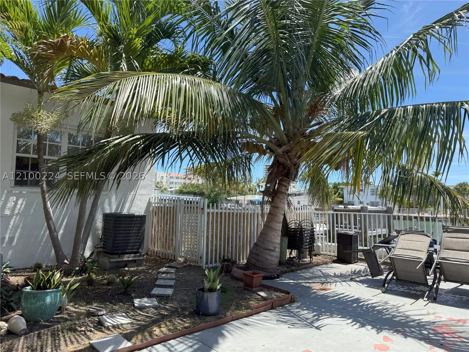 8401 Crespi Blvd #1