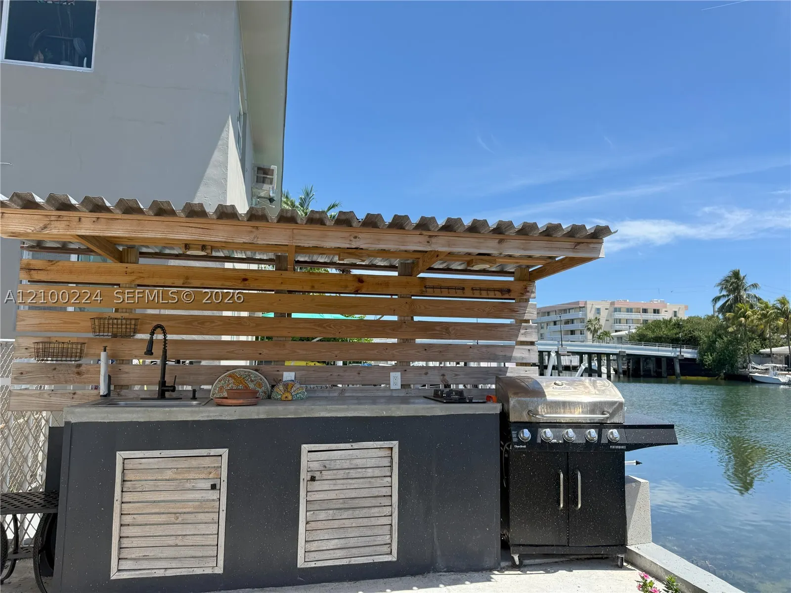 8401 Crespi Blvd #1