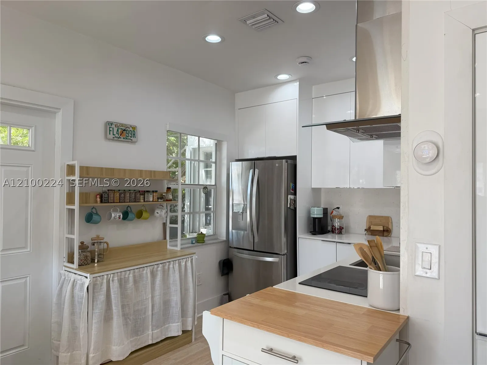8401 Crespi Blvd #1