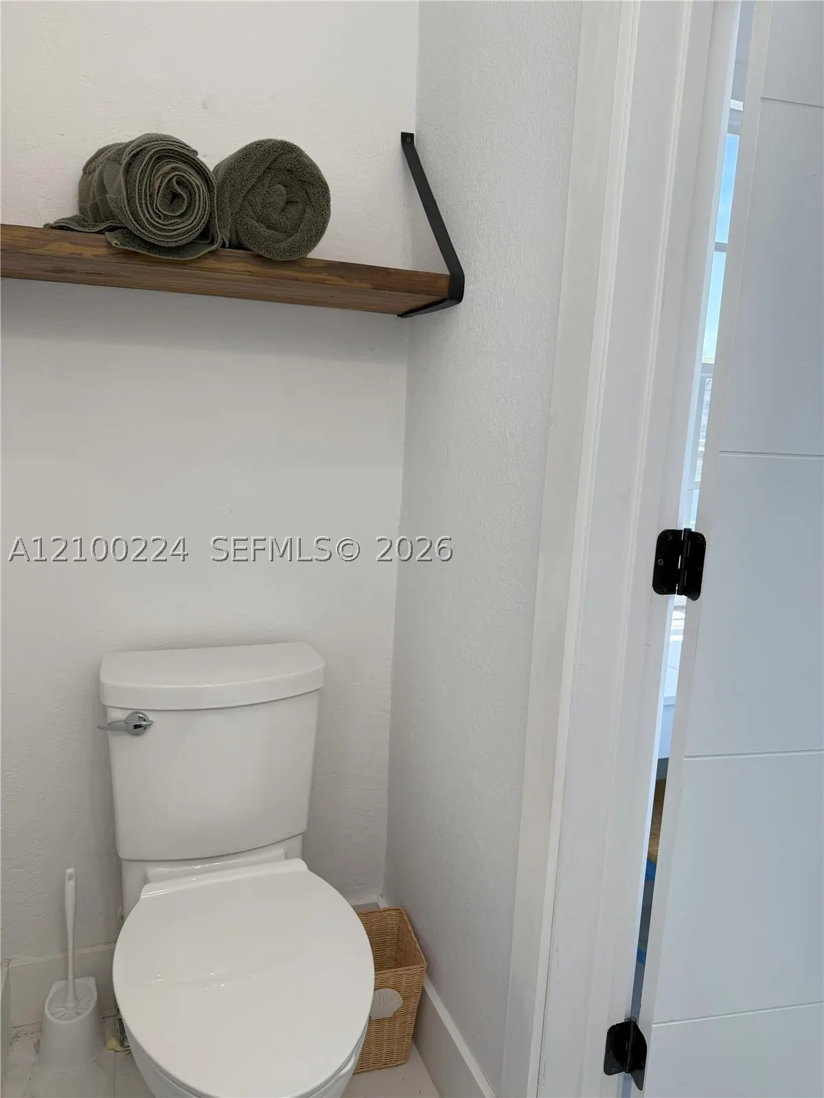8401 Crespi Blvd #1