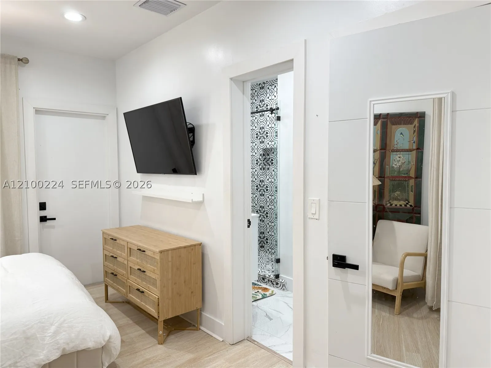 8401 Crespi Blvd #1