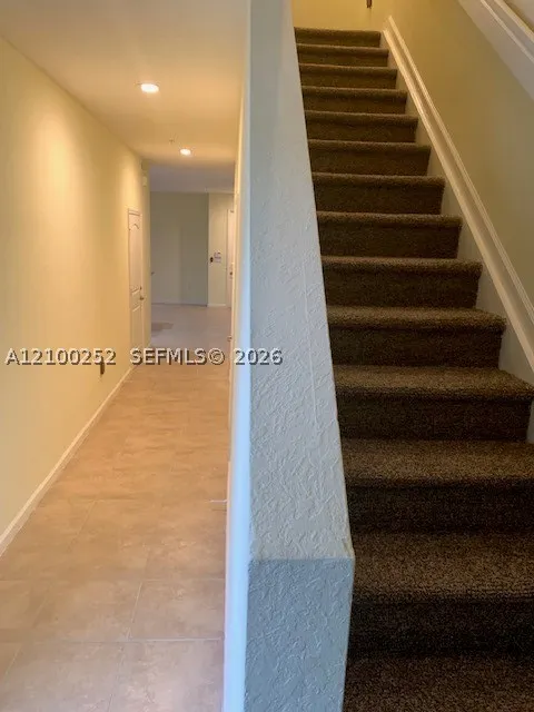 242 SW 7th Ct