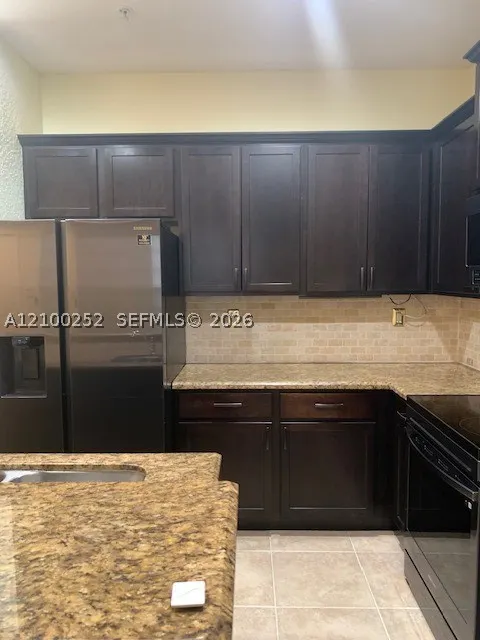 242 SW 7th Ct