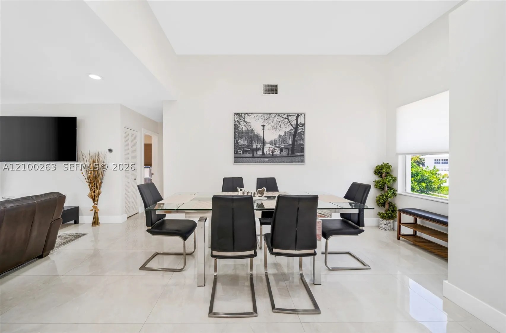 31 SE 12th St