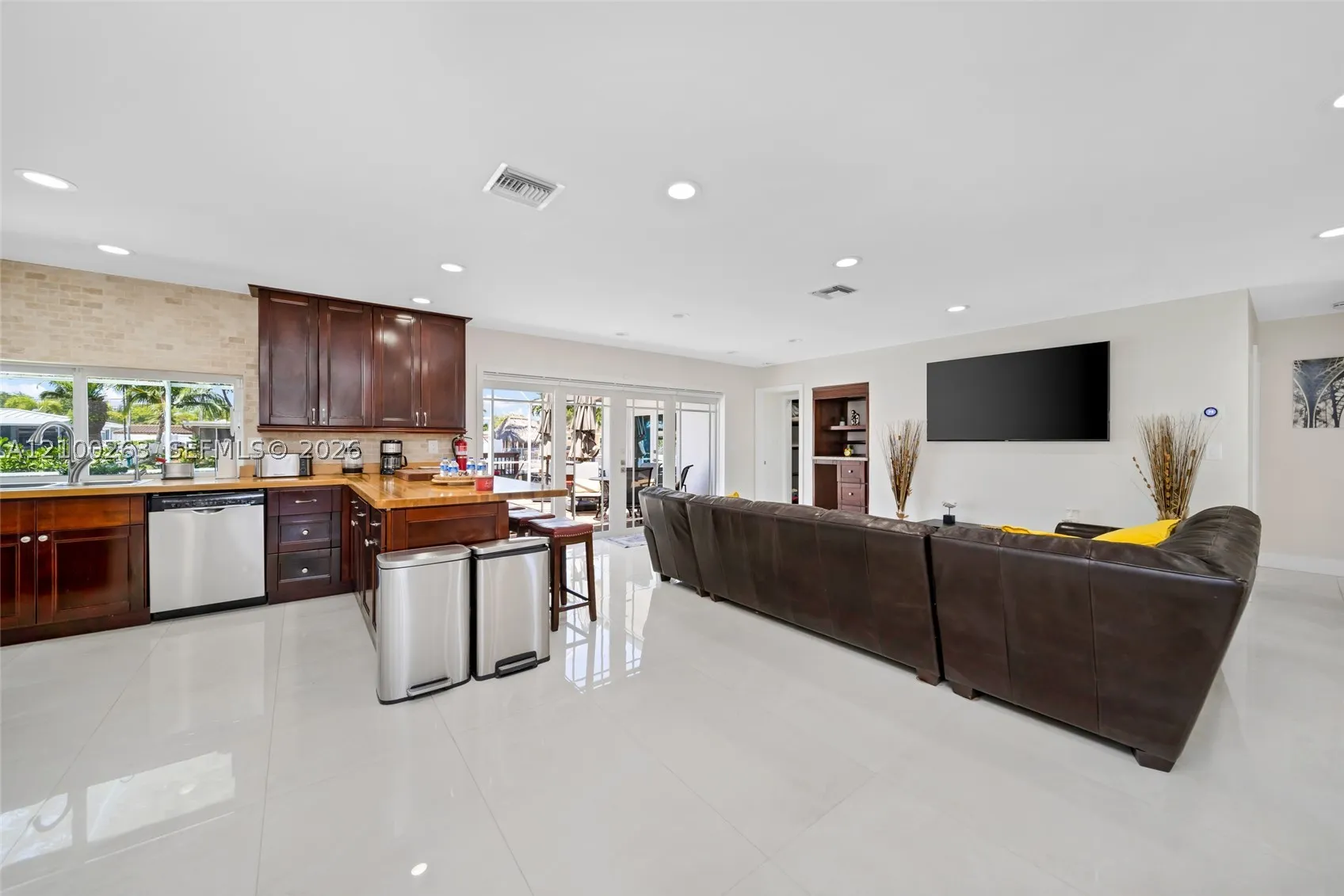 31 SE 12th St