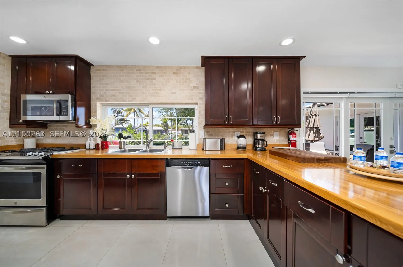 31 SE 12th St