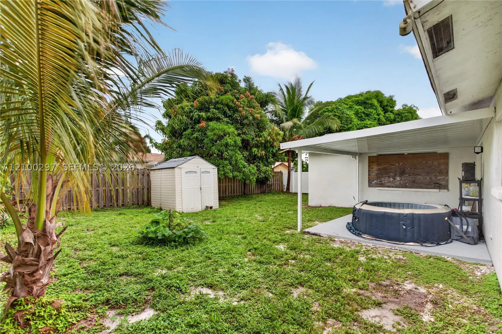 425 NW 18th Ct