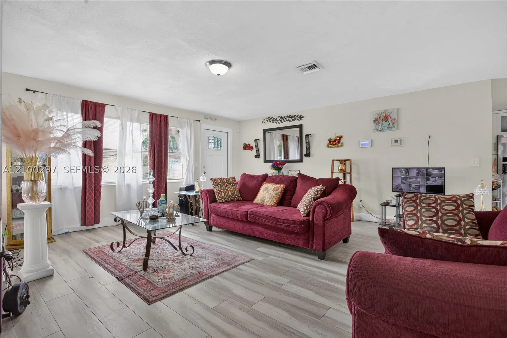 425 NW 18th Ct
