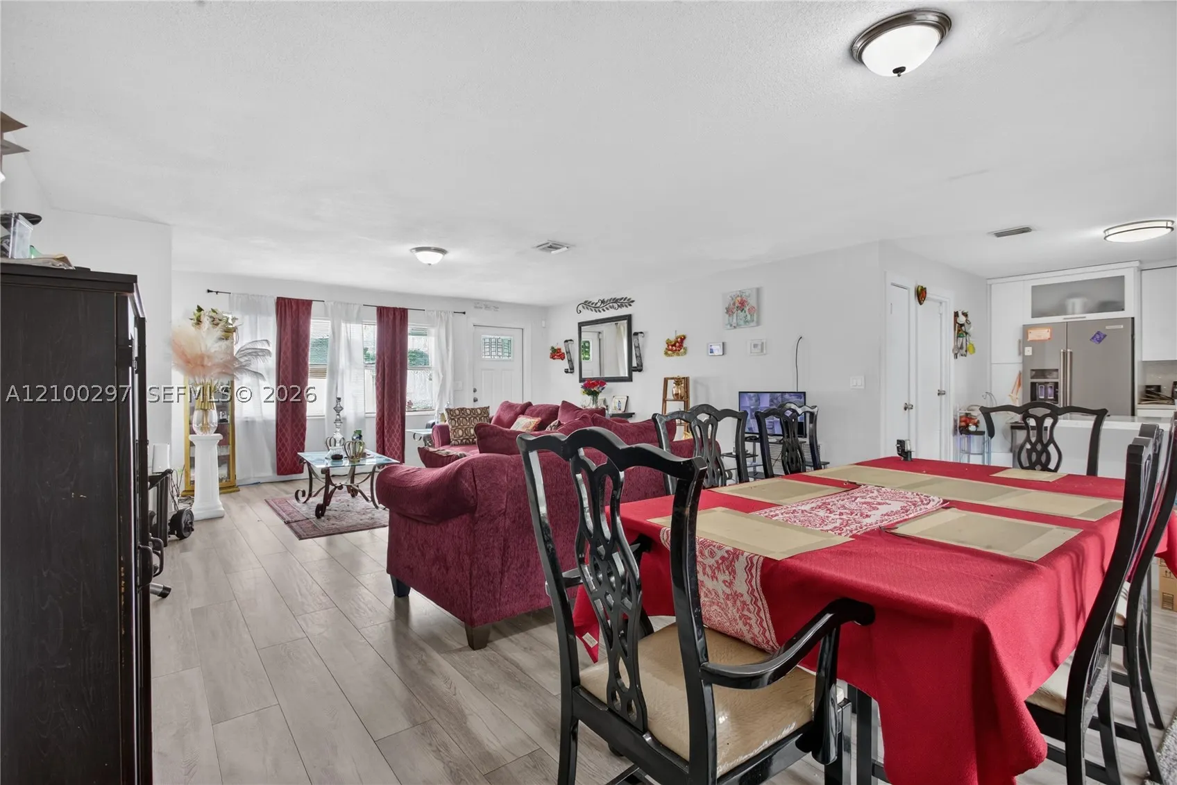 425 NW 18th Ct