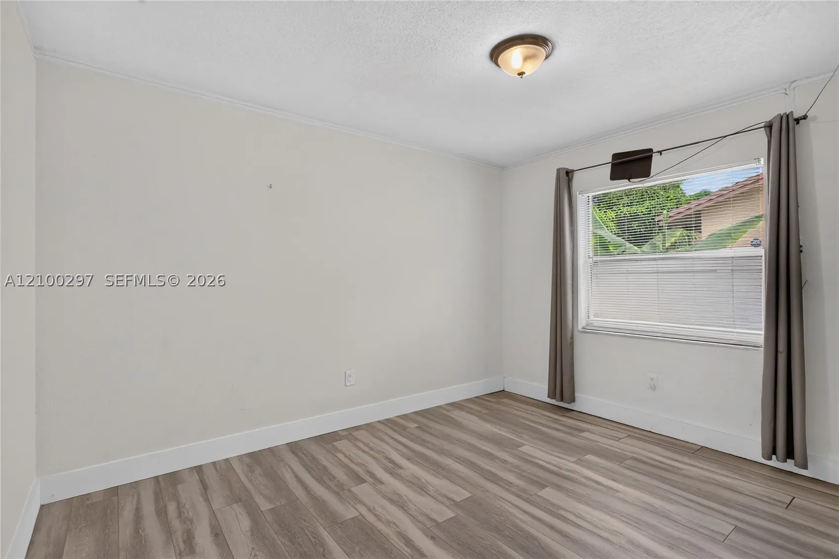 425 NW 18th Ct