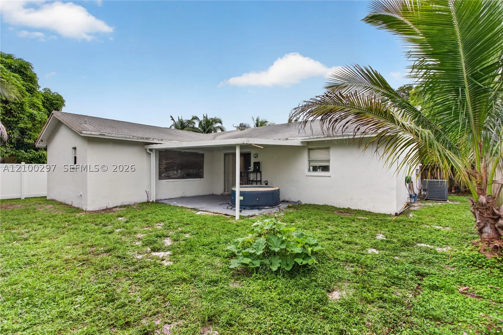 425 NW 18th Ct