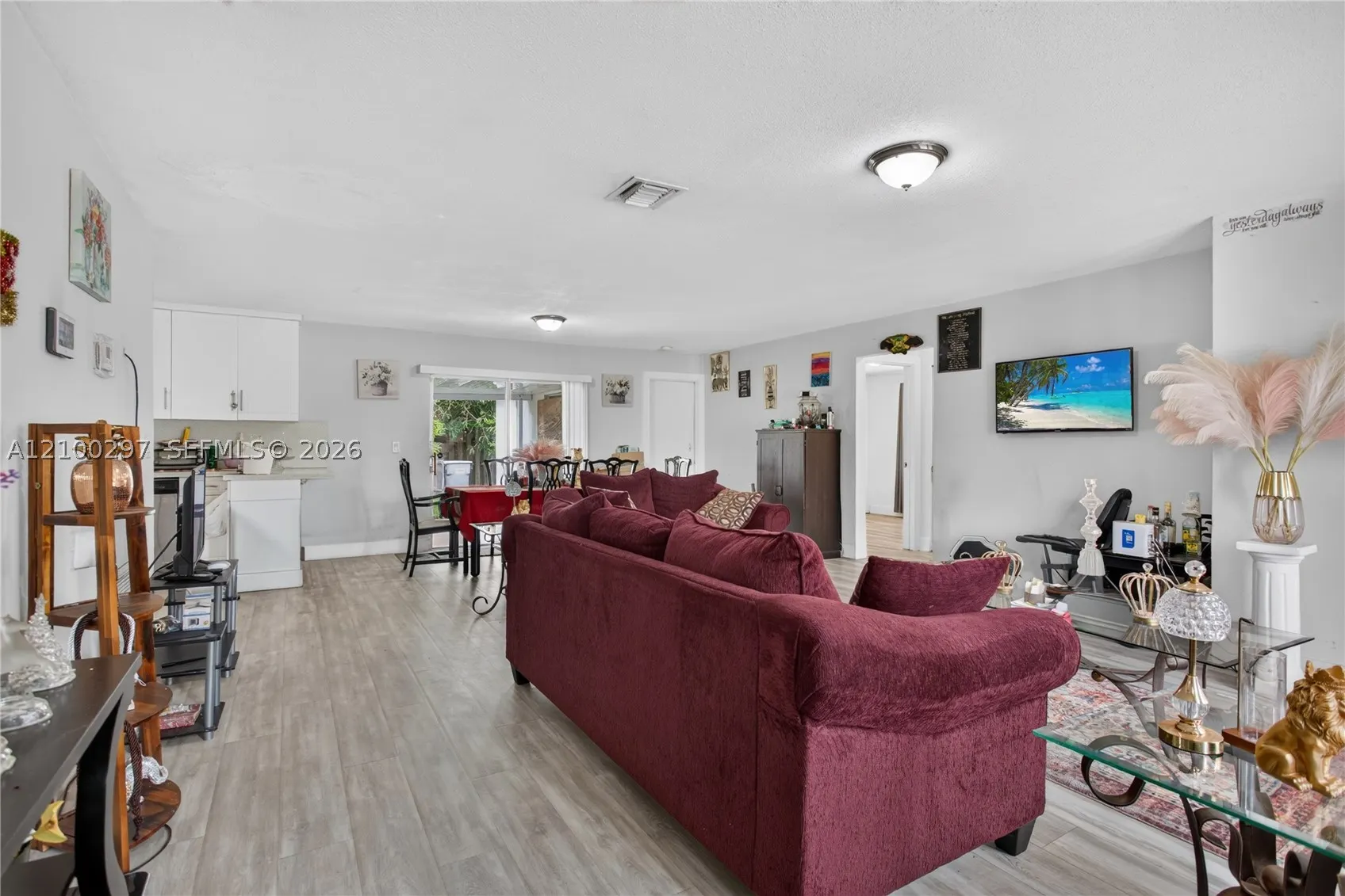425 NW 18th Ct