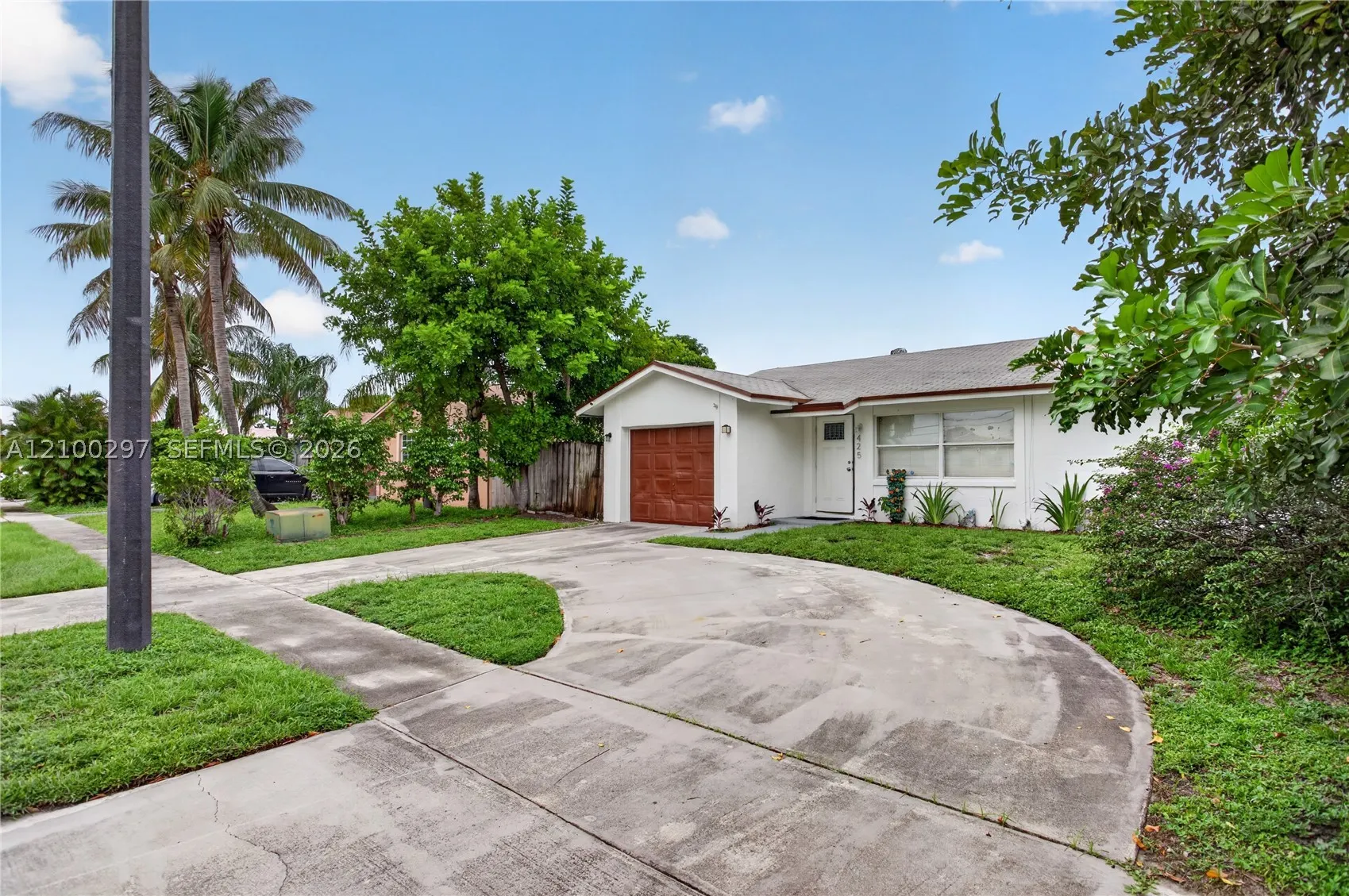 425 NW 18th Ct