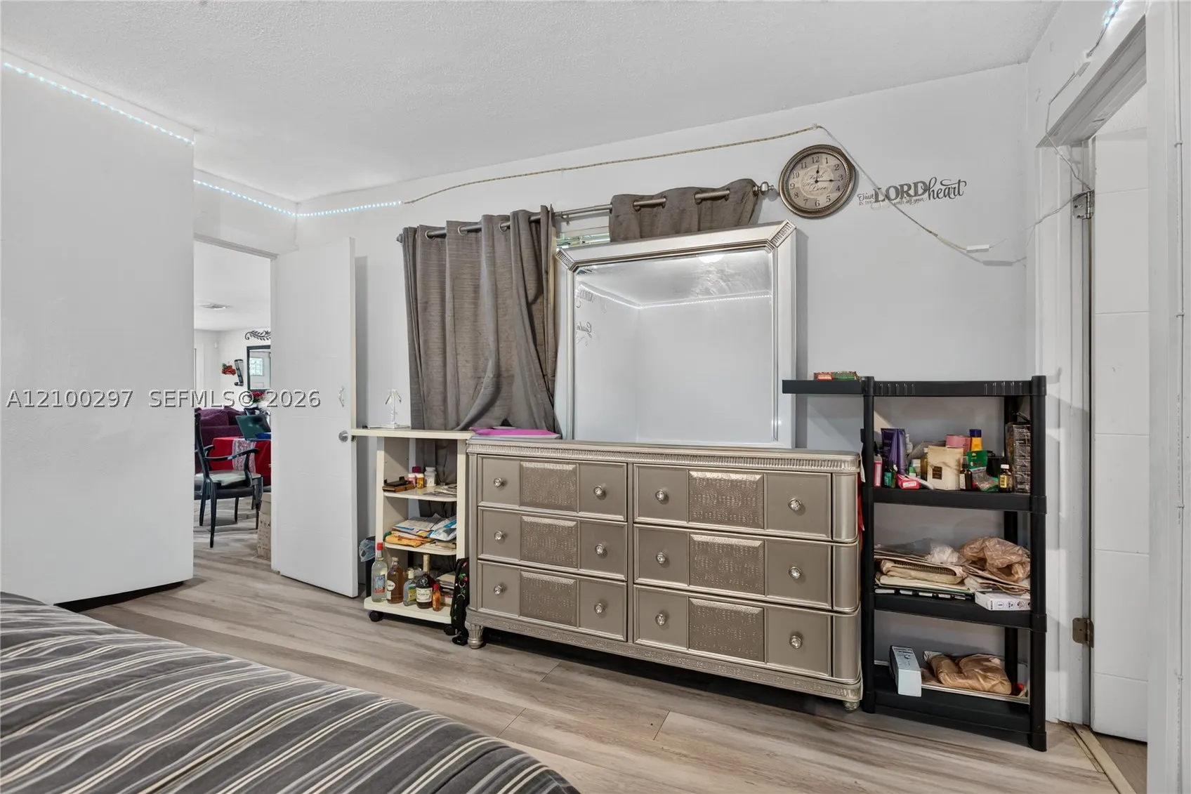 425 NW 18th Ct