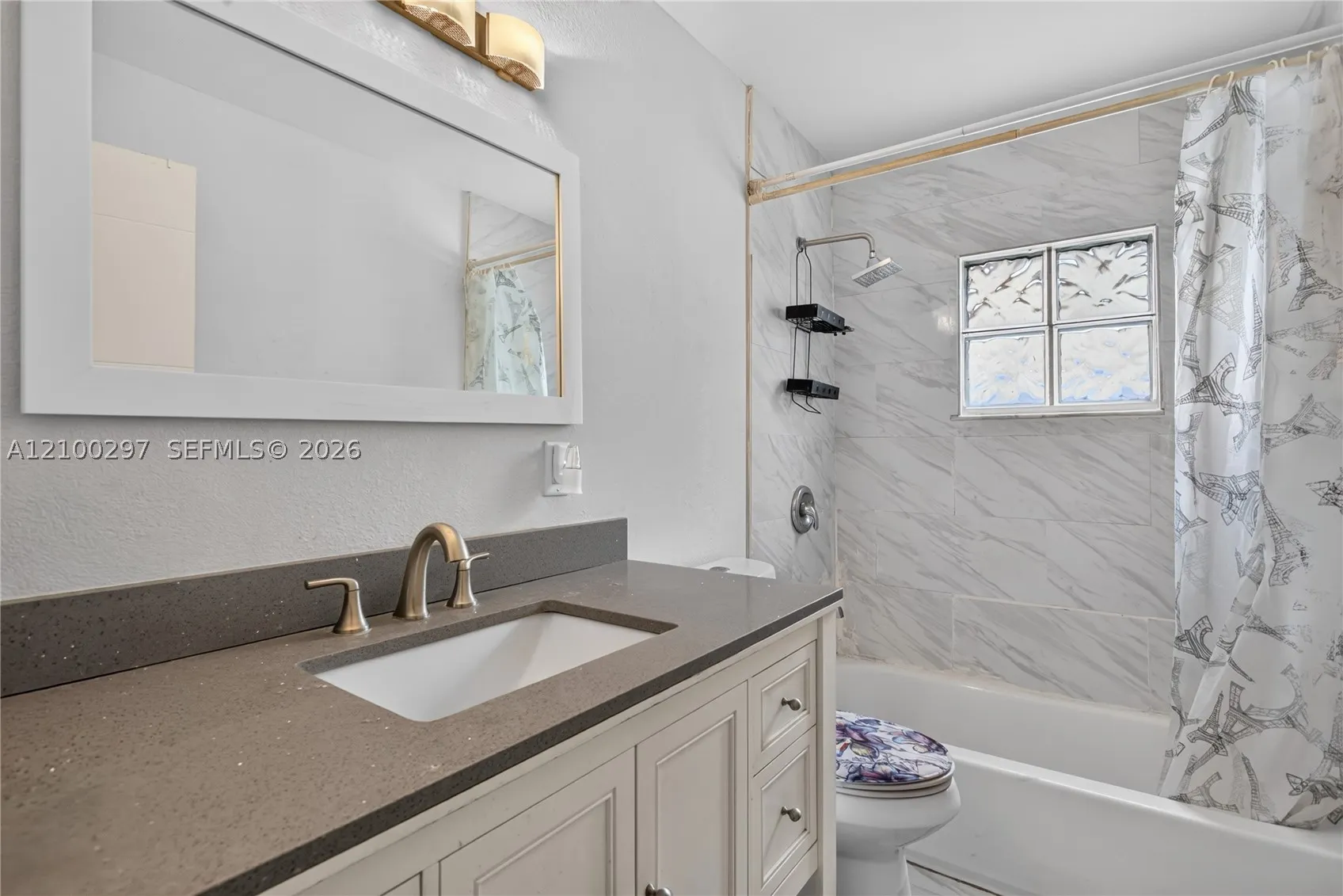 425 NW 18th Ct