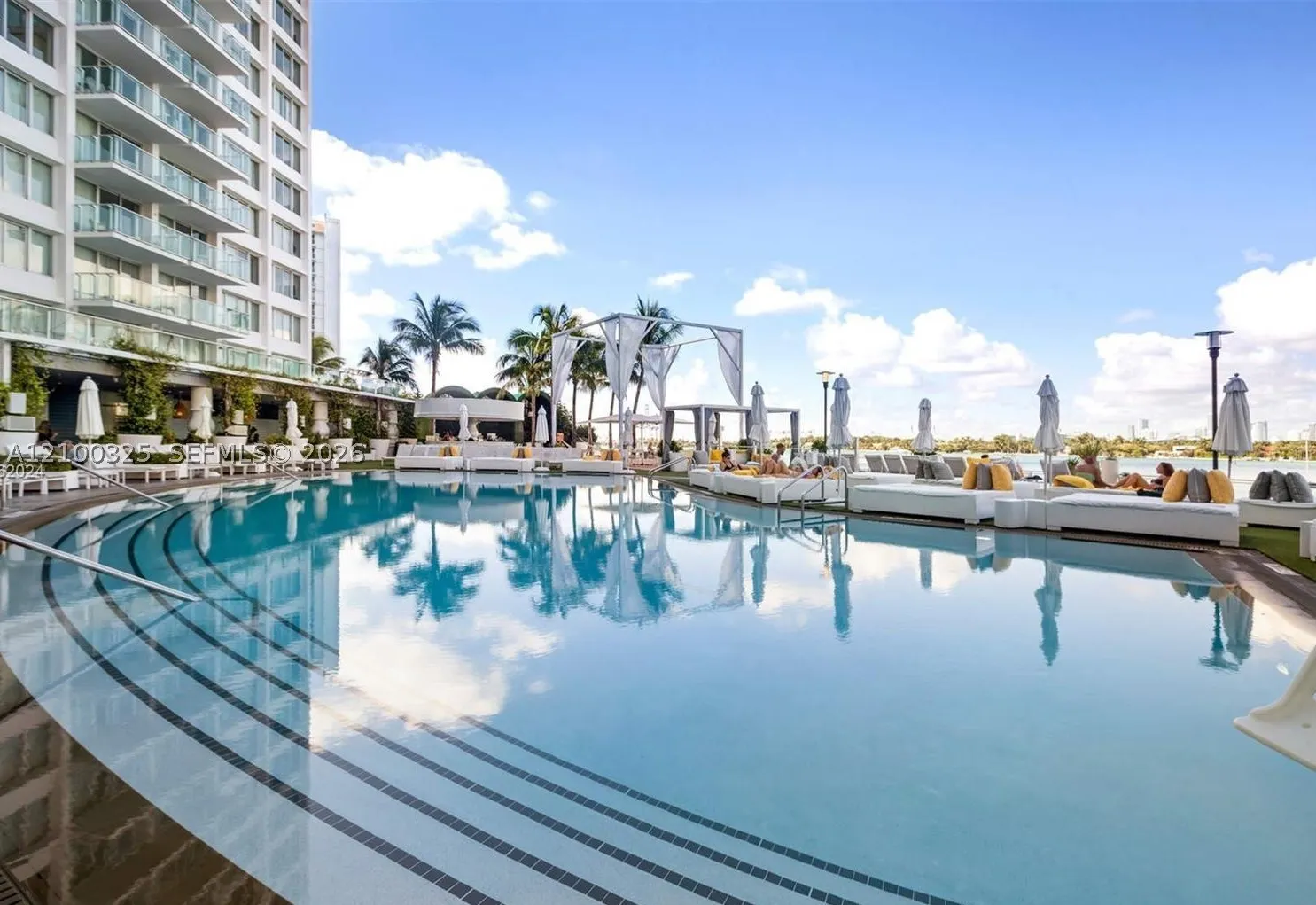 1100 West Ave #517