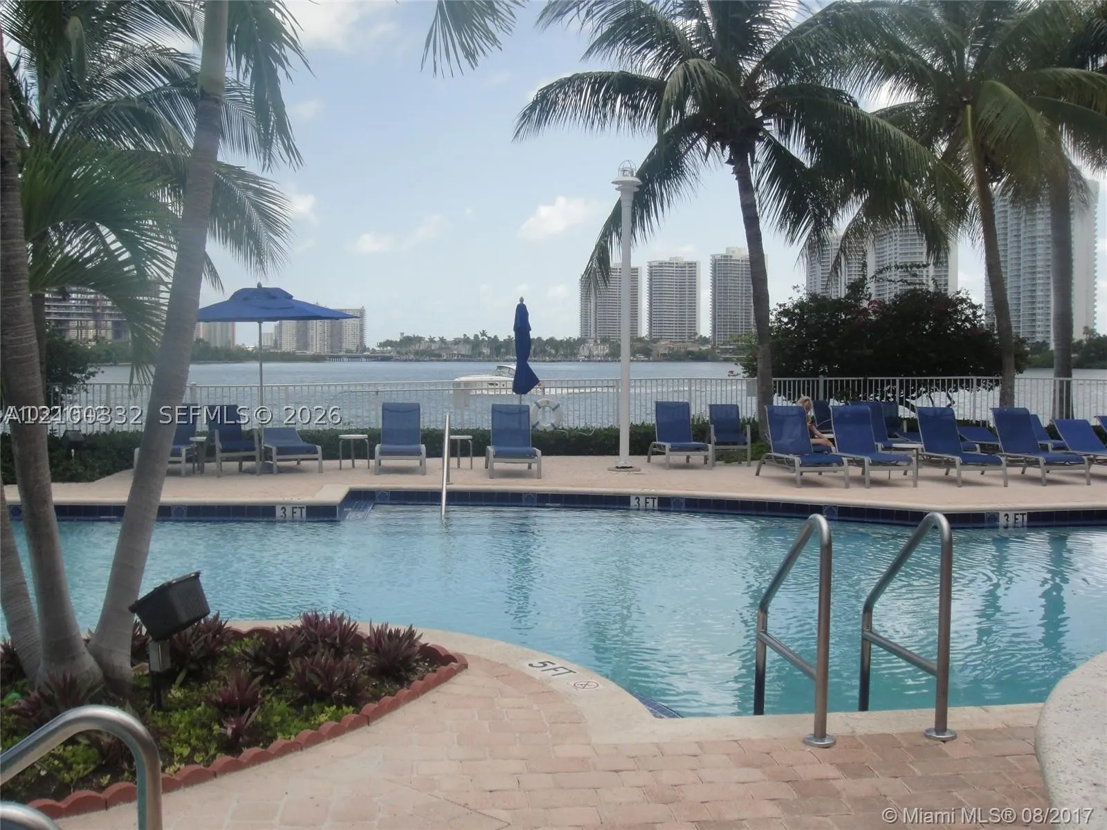 3370 Hidden Bay Dr #612