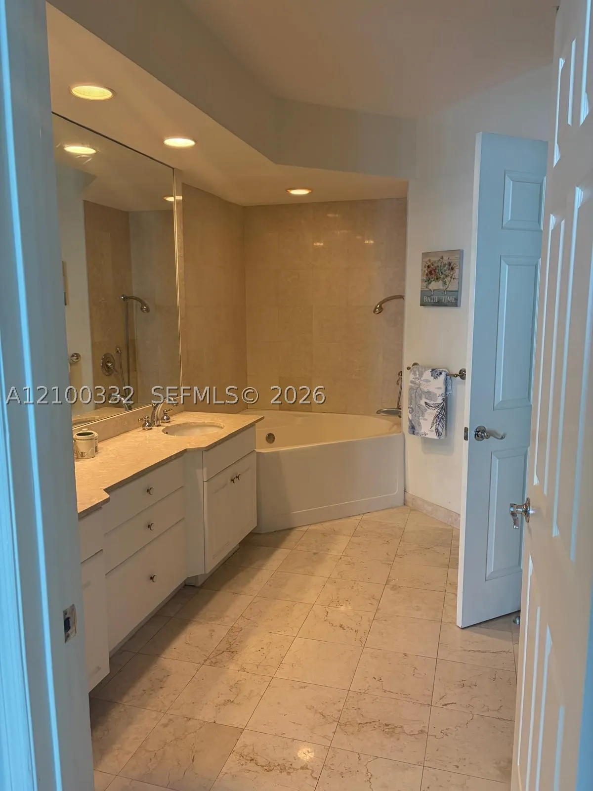 3370 Hidden Bay Dr #612
