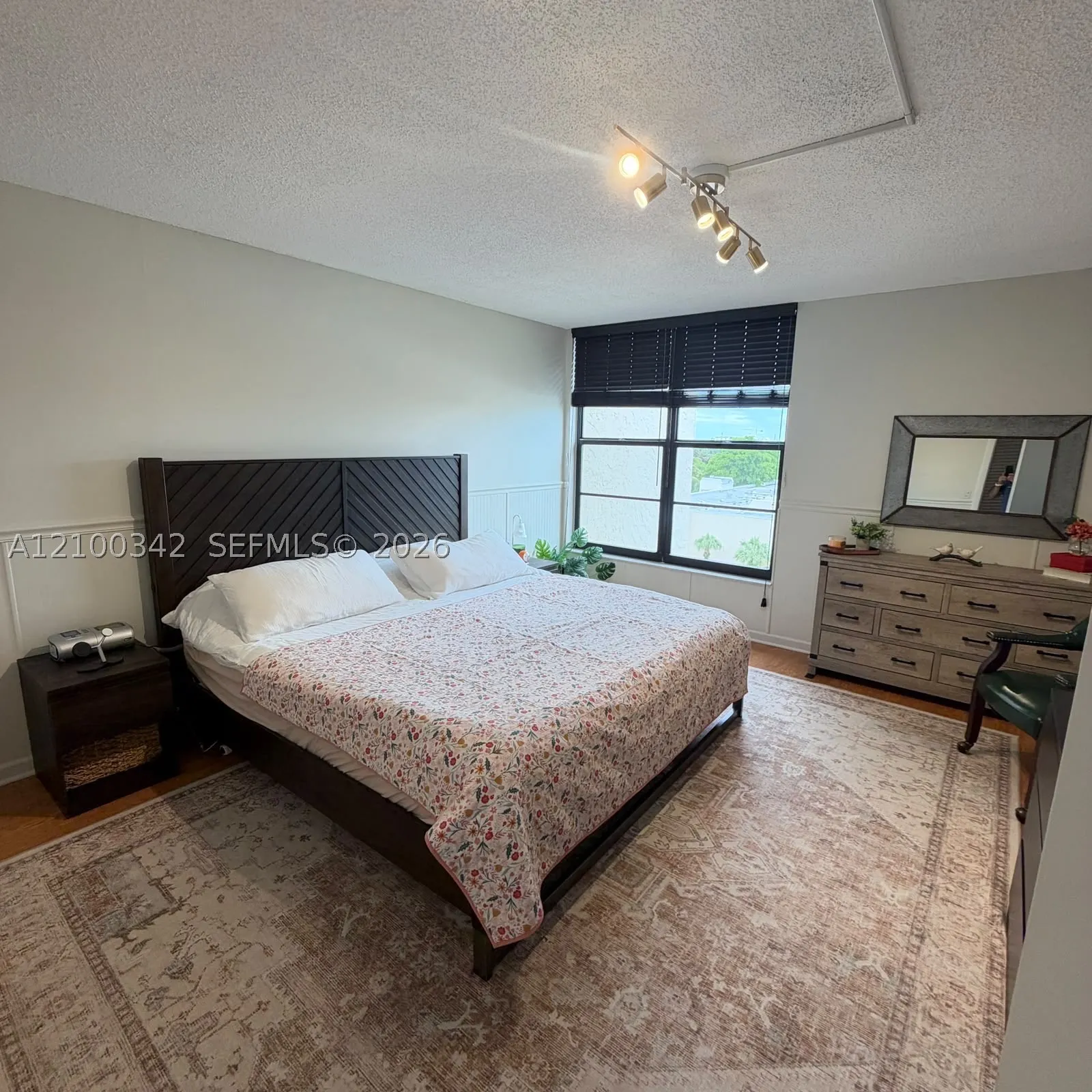 17 Royal Palm Way #6040