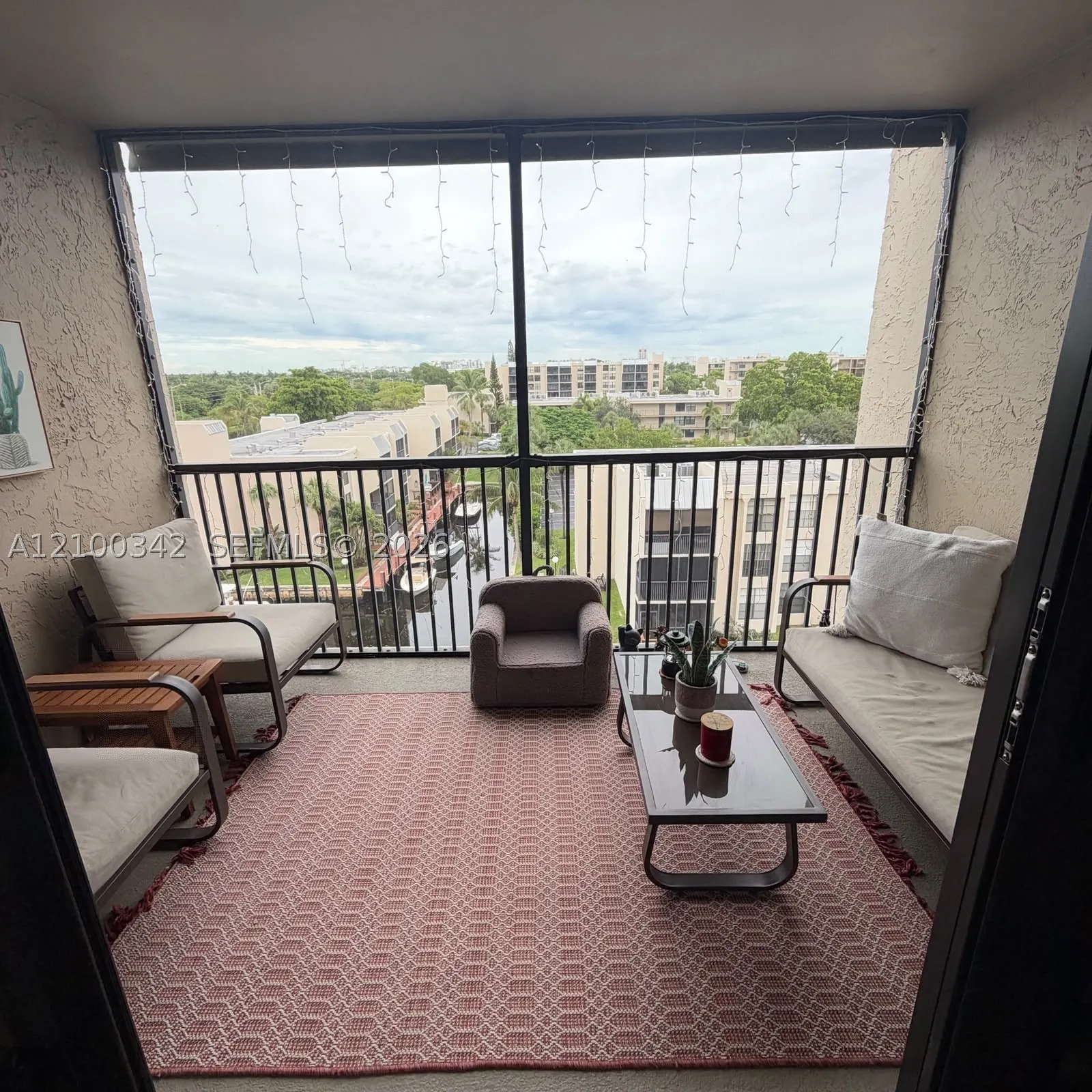 17 Royal Palm Way #6040