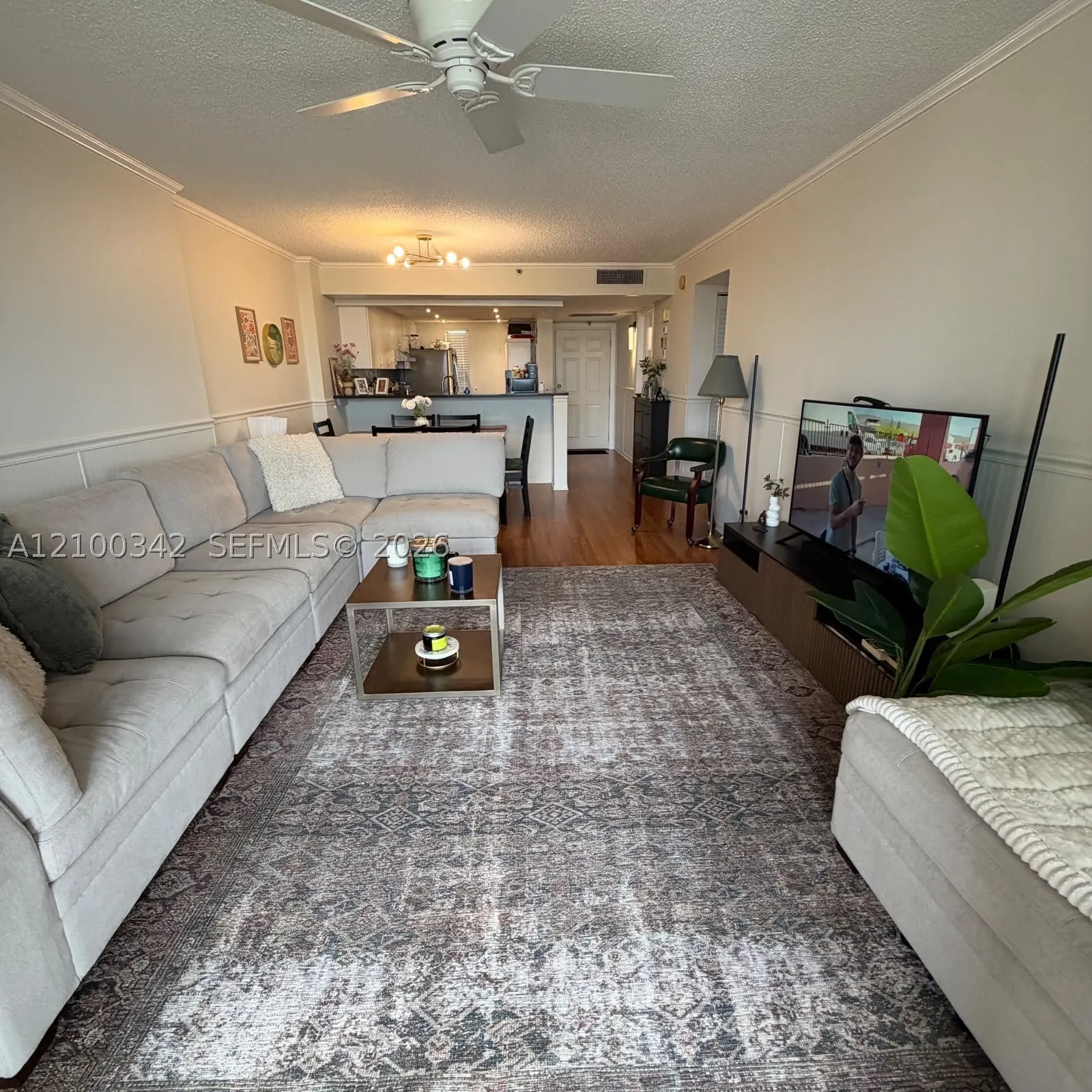 17 Royal Palm Way #6040